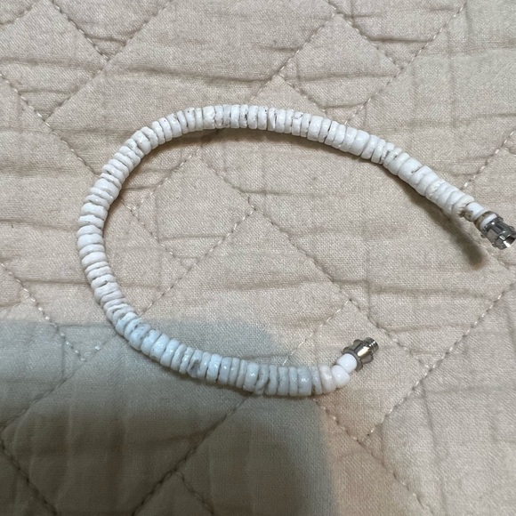 ***Donated***White pooka shell 7” bracelet - Picture 4 of 5